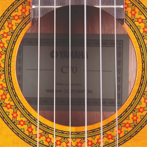 Guitarra Acustica Yamaha C70 + Estuche Semiduro
